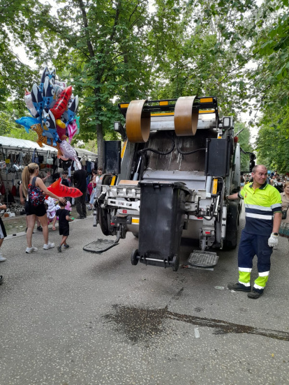 Limpieza del paseo de La Quinta durante el Curpillos.