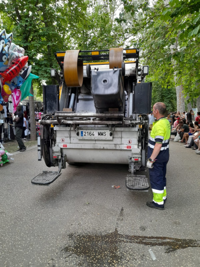 Limpieza del paseo de La Quinta durante el Curpillos.