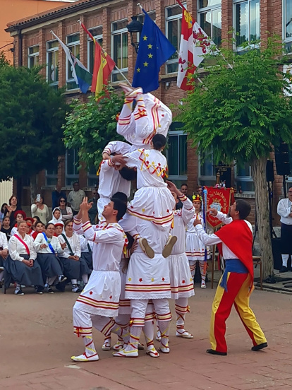 Festival de Danzas de Paloteo