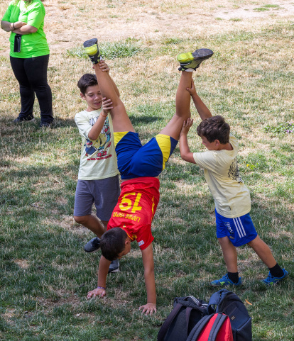 Un momento de la visita a los campamentos urbanos, en esta ocasión a la orilla del río Arlanzón.