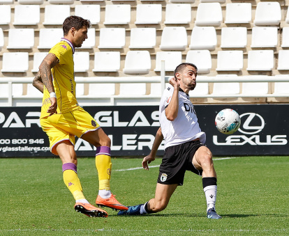Imagen del partido entre el Burgos CF y el Valladolid.