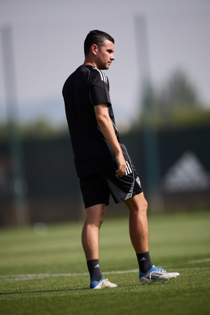 Fran Justo: “Competir con lo que tenemos” en el estreno del Mirandés ante el Cádiz.
