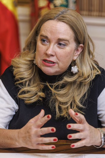 La alcaldesa de Burgos, Cristina Ayala, durante la entrevista concedida a El Correo de Burgos.