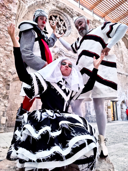 Sito Matía, Álex Britos y Cristina Salces, intérpretes de 'Cid de Clown'.