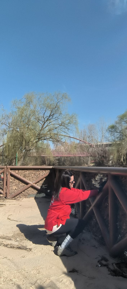 Cruz Roja limpiando el Barriles