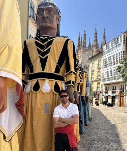Diego con el gigantón indio.