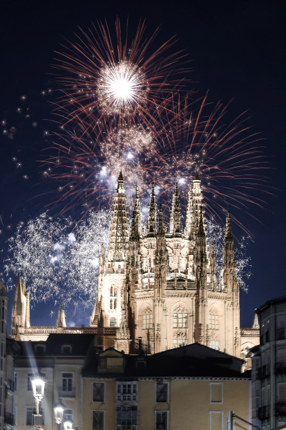 Instante de la primera sesión de fuegos artificiales de las fiestas de San Pedro 2026
