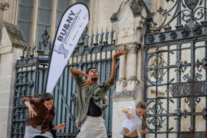 Creaciones coreográficas que han recorrido diferentes teatros europeos se disfrutaron a los pies de la Catedral de Burgos.