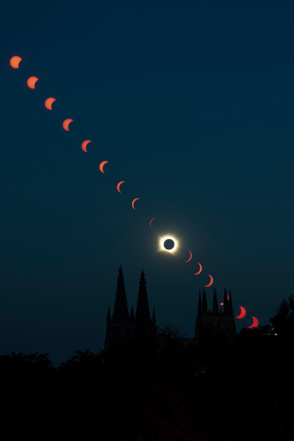 Secuencia del eclipse total en Burgos.