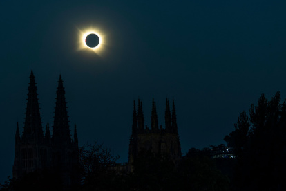 Instante del eclipse total de sol.