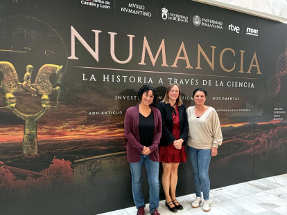 La vicerrectora de Investigación, Verónica Calderón, encabezó la representación de la Universidad de Burgos en el Museo Numantino, acompañada por Rebeca García-González y Cristina Valdiosera.