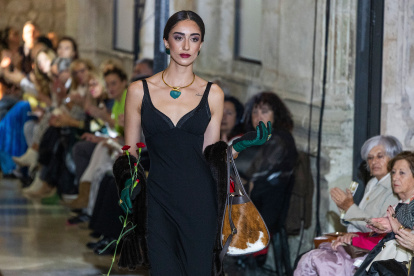Desfile de moda MOBU 2026.