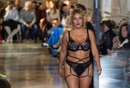 Desfile de moda MOBU 2026.