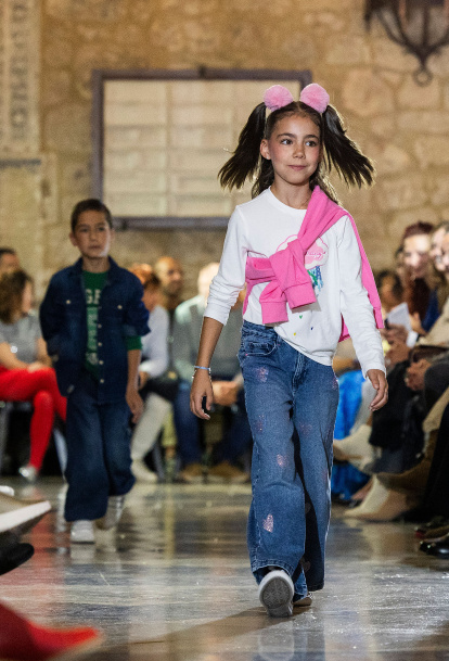 Desfile de moda MOBU 2026.