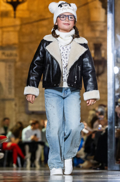 Desfile de moda MOBU 2026.