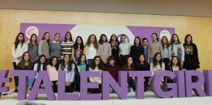 Foto de familia de las primeras integrantes del Stem Talent Girl que arrancó en Burgos en 2016.