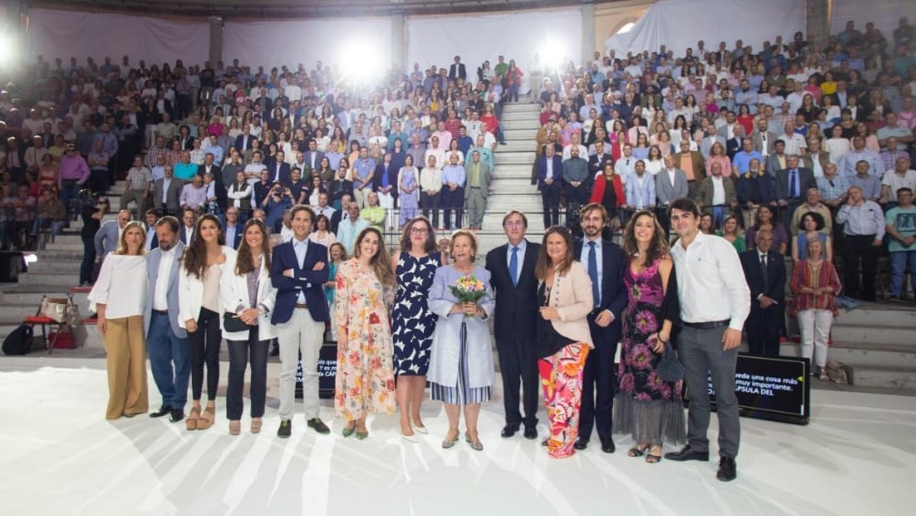 Pascual es un ejemplo de éxito. En la imagen, la segunda y la tercera generación con la cofundadora, Pilar Gómez Cuétara, en el 50 aniversario de la compañía (2019)