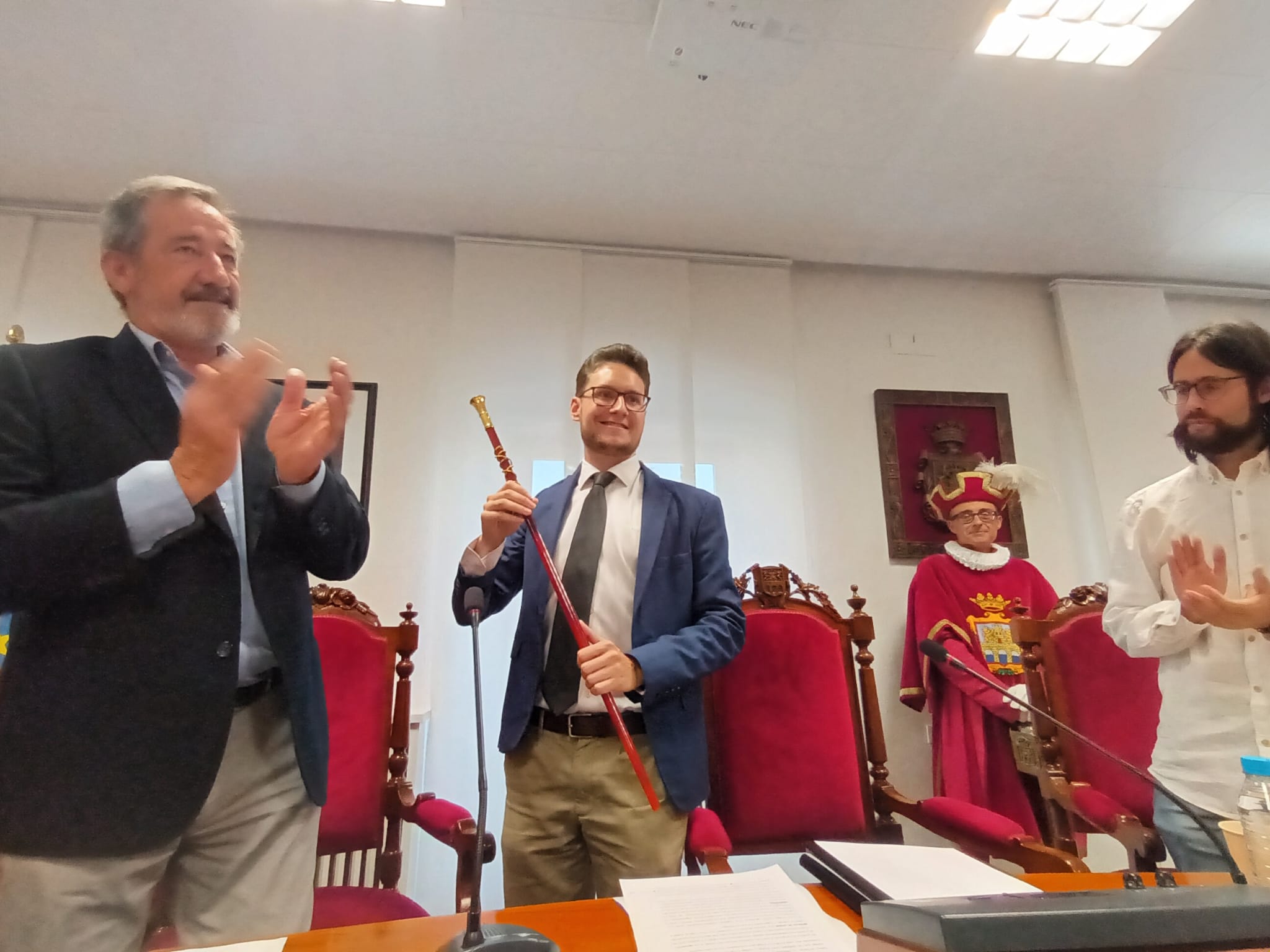 Antonio Linaje toma posesión como alcalde de Aranda.