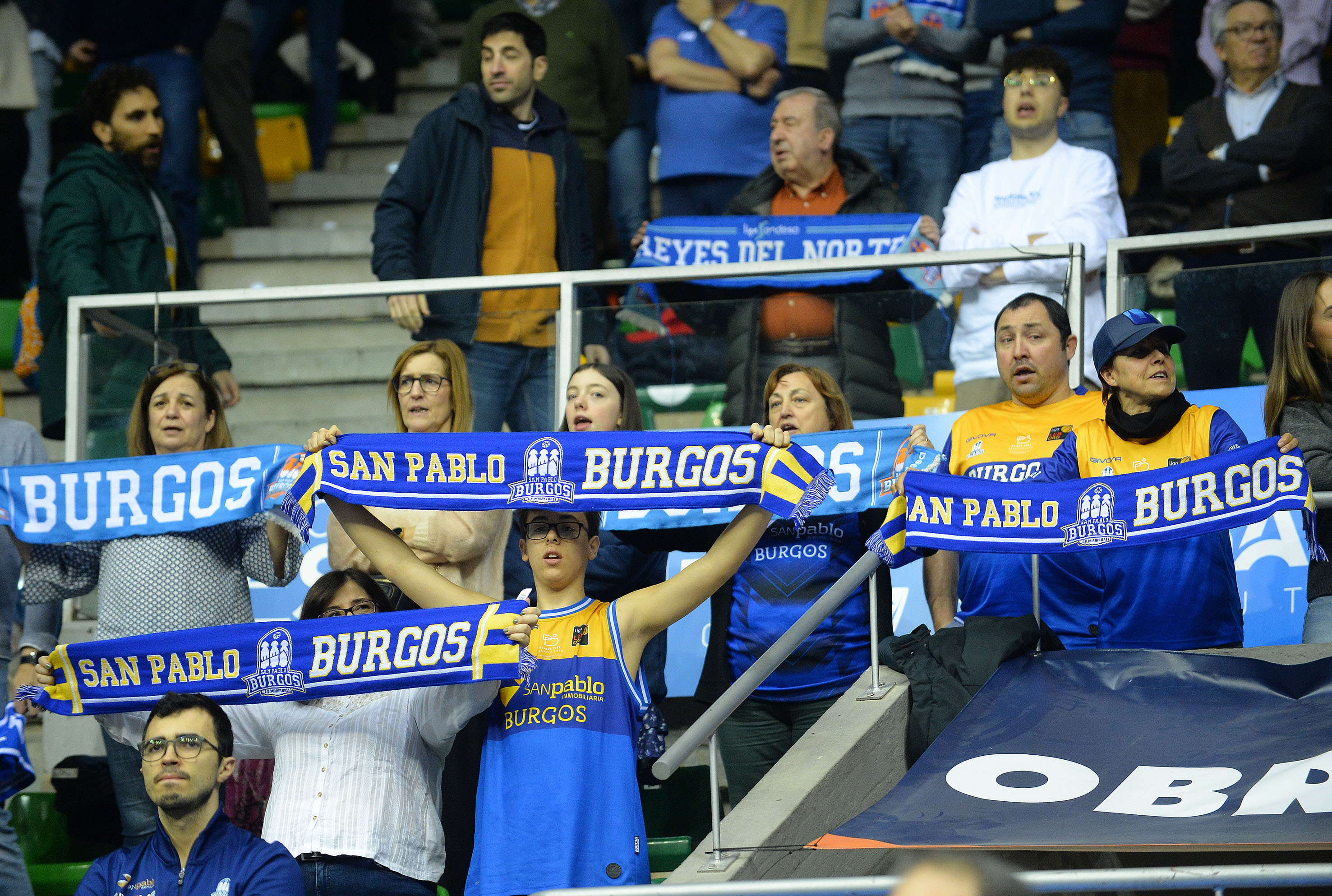 Búscate en las fotos de la vibrante victoria del San Pablo Burgos en el ...