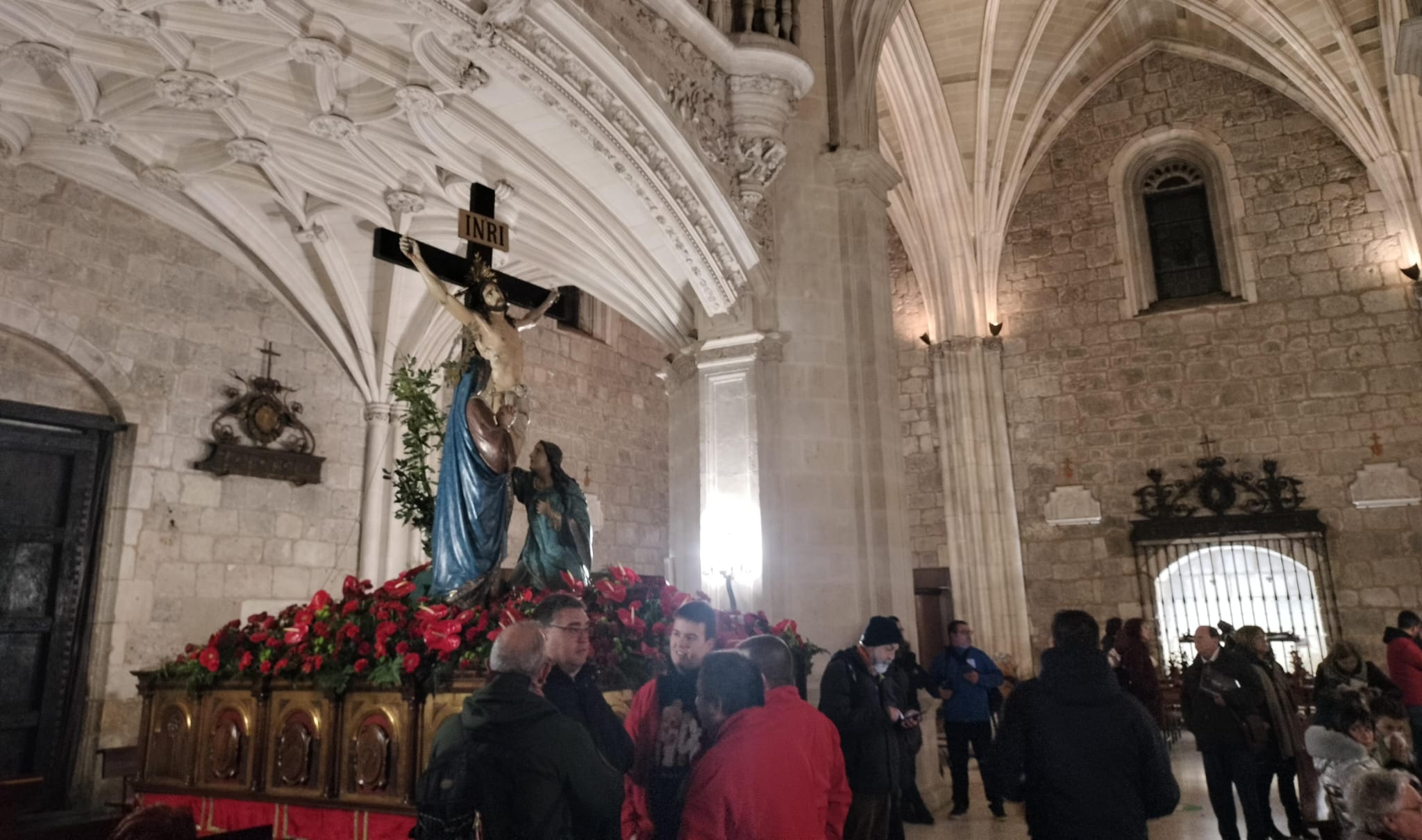El Viento Impide Que El Vía Crucis Penitencial Desfile Por Las Calles