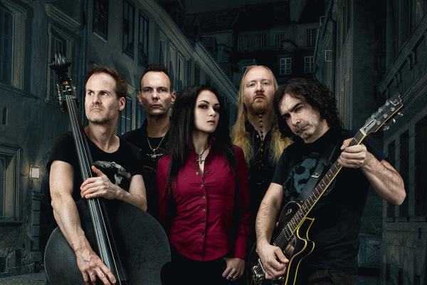 Sascha Paeth’s Master of Ceremony, todo un lujo para enriquecer el cartel.